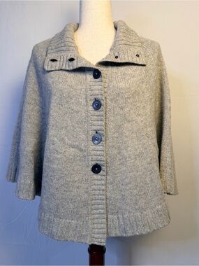 Brooks Brothers Gray Button-Front Knit Cape 100%Wool preppy, English countryside